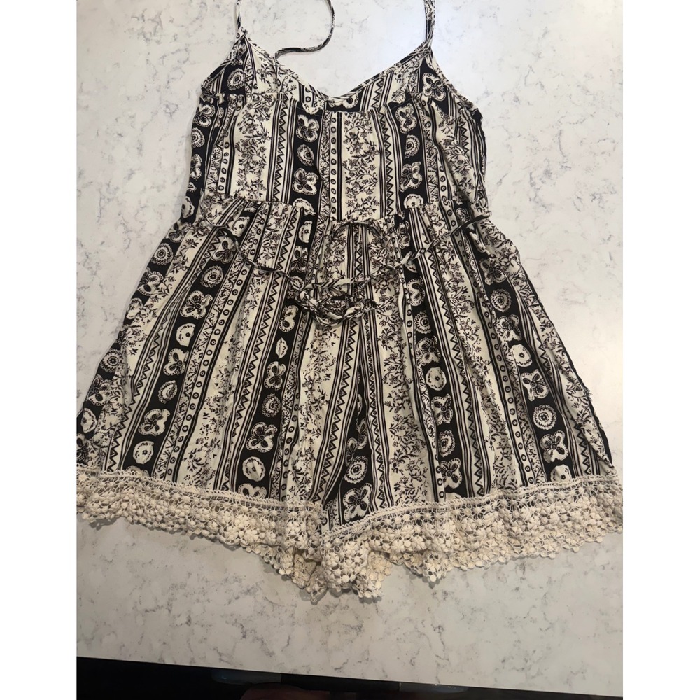 Abercrombie & Fitch Womens Black White Geometric Floral Crochet Trim Romper S - Picture 4 of 4